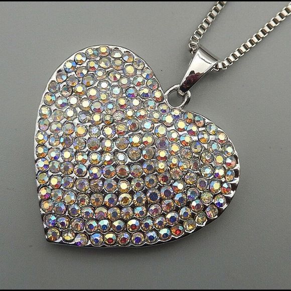 Betsey Johnson Jewelry - ✨ Betsey Johnson sparkling crystal heart ❤️ pendant ✨